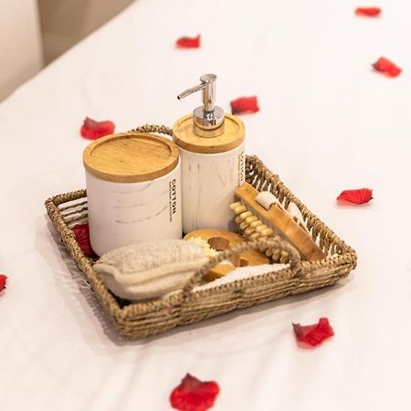 Le Petit Paris - Cocon & Spa & Sauna ชาร์ตร ภายนอก รูปภาพ
